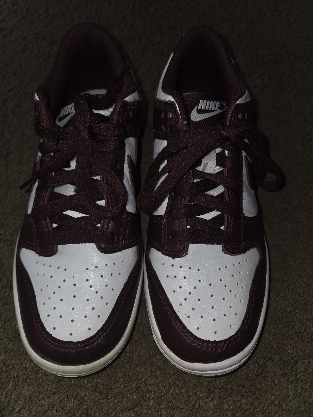 Nike Kids' Maroon and White Low-Top Sneakers - Picture 2 of 4